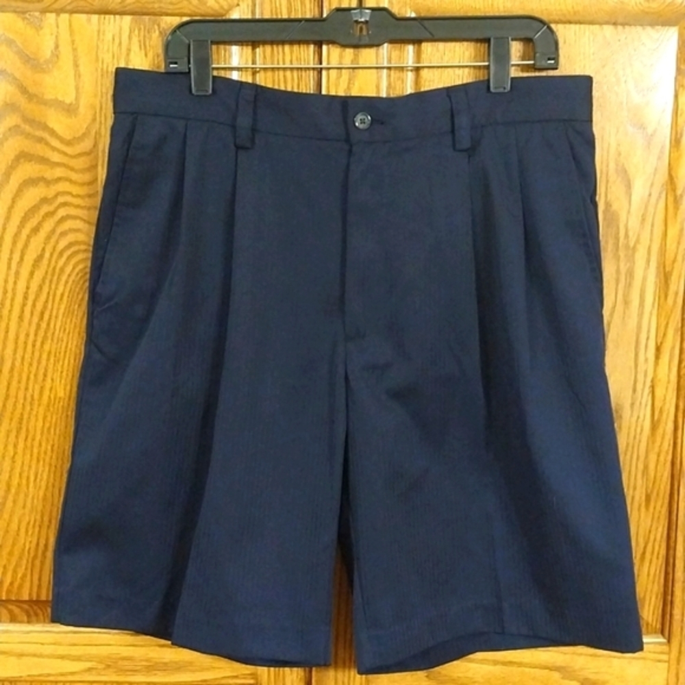 IZOD Golf Men's Shorts Size 34 Midnight‎ Blue Shadow Stripe Print Inseam 9.5"